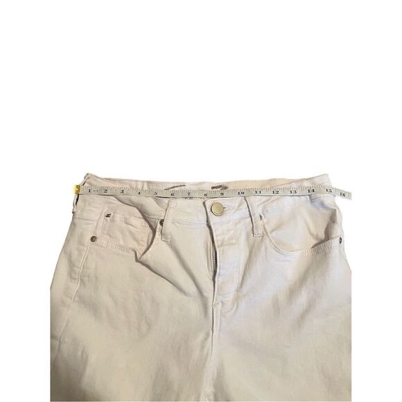 Seven7 Women's White Bermuda Denim Shorts Size 10 Summer Casual - Picture 6 of 10